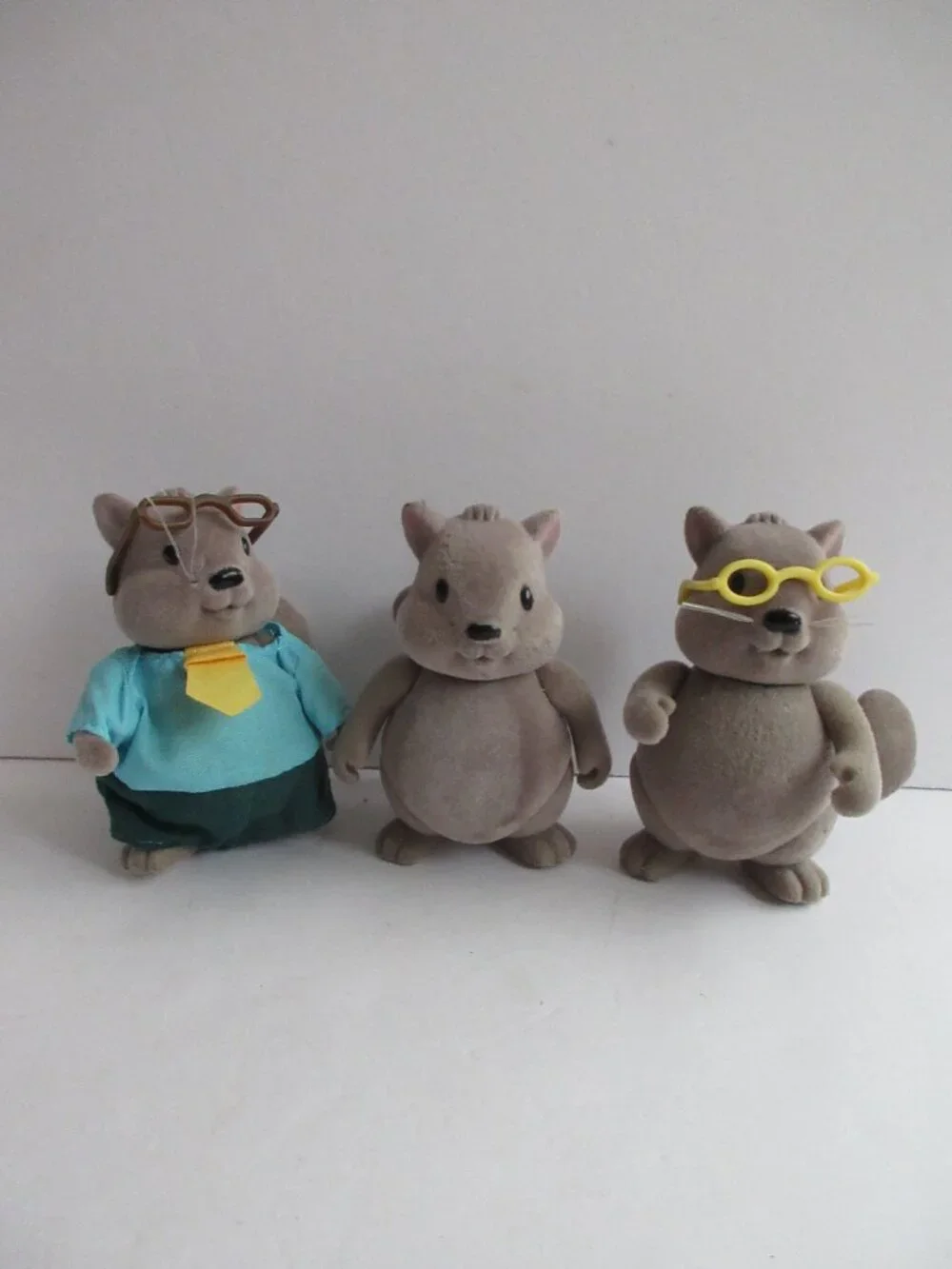 Calico Critters Lil Woodzeez 10 Figures Bears, Squirrels, Dog, Bunny + More